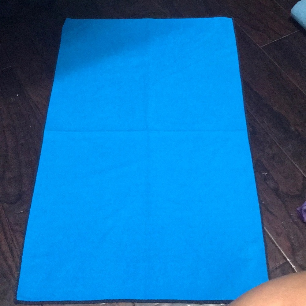 Two manduka equa Hand towels